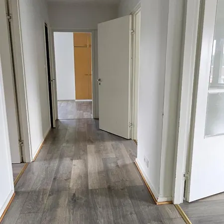 Apartment Hallin Valoisa Halli